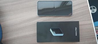 Samsung galaxy Z flip 6 256GB + Samsung galaxy watch 6 - 8