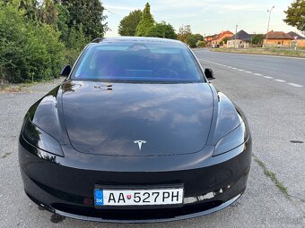Tesla 3 Highland - 8