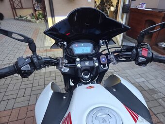 Honda CB500F - 8