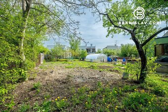 POZEMOK SO STAVEBNÝM POVOLENÍM - 332 m2, na Grote - 8