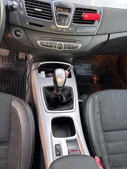 Renault Laguna 3 2.0 dci 110kW r.v. 2009 - 8