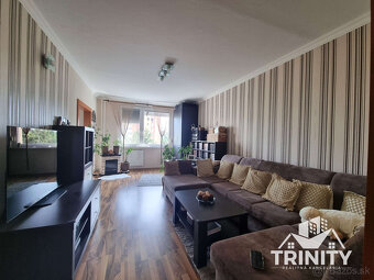 Novinka - Na predaj kompletne zariadený 4-izbový byt s balkó - 8