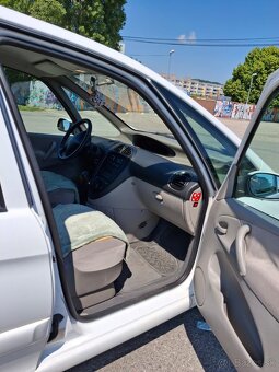 Citroen Xsara Picasso 2.0 HDi Pack 66kW - 8