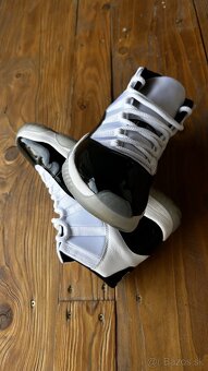Air Jordan 11 Retro - 8