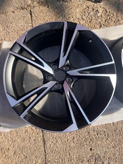 Predám disky originál Audi A5/S5 R20 8W0071490A - 8