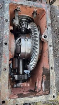 Rozpredam traktor zetor 7745 na Nahradne diely - 8