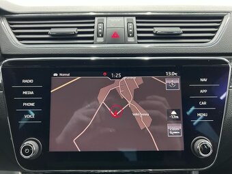 Superb Combi 2,0 TDI Sportline 110kW Top stav - 8