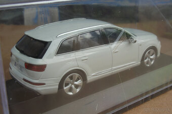1:43 Audi Q - 8