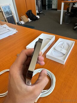 iPhone 13 Pro 256GB graphite + 3 káble, krabička - 8