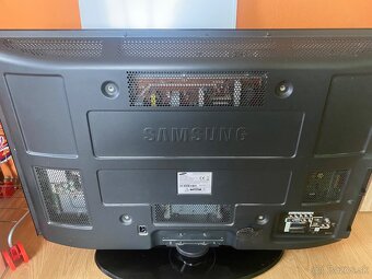 Samsung uhlopriečka 106cm - 8