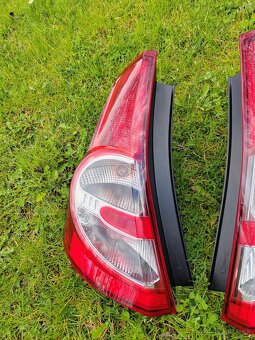 Dacia Sandero zadné svetlá - 8