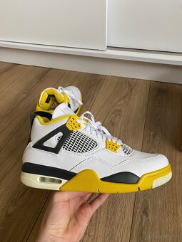 Air Jordan 4 Vivid Sulfur - 8
