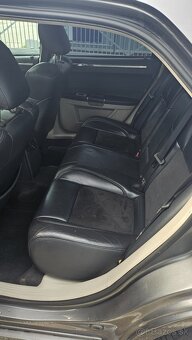 Chrysler 300c SRT8 6.1 V8 320kW - 8