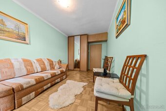 Predaj priestranný 4 izb. byt s garážou vo výbornej lokalite - 8