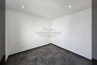 VRSI - dvojdom 300 m od mora - 8