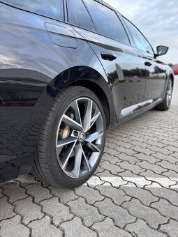 Predám Škoda superb sportline - 8