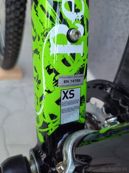 Giant - 8