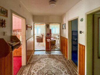 Stavebný pozemok o rozlohe 2 176 m² s rodinným domom v cene - 8