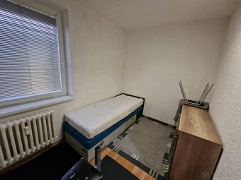 3 izb. byt s loggiou a s balkónom, 71m2 v centre mesta Sereď - 8