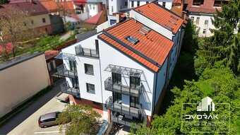 Byty na Hornej - Podkrovný 3-izbový byt v centre Banskej By - 8
