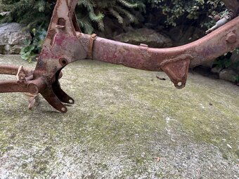 JAWA 550 Parez kostra - 8