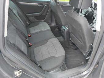 Volkswagen Passat Variant 2.0 TDI BMT Highline 4MOTION - 8