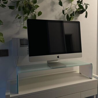 Podstavec zo skla . - 8