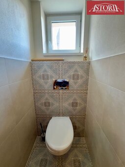 PREDAJ Rodinný dom s nádhernou rekonštrukciou - Podhradie - 8