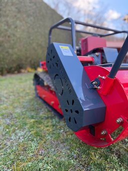 RC pásová kosačka - 8