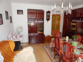 SPEKTRUM REALITY- Na Predaj 3-izbový byt, 82 m2, Handlová, u - 8