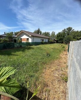 Na predaj stavebný pozemok 527 m2 s projektom RD - 8