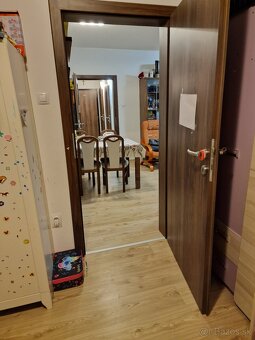 3-izbovy slnečný byt: Krásny výhľad + garáž pod oknom - 8