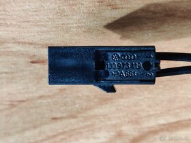 Stredotonove autoreproduktory 3G8 035 415 - 8