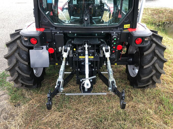 Malotraktor AGT 1060-SVAHOVÝ SPECIÁL, otoč. pracovisko, 56HP - 8