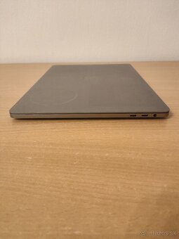 MacBook Pro 2018 | Core i5 • 8GB • SSD - 8