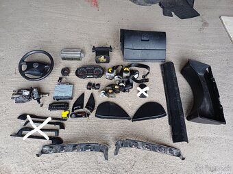 Rozpredám Volkswagen Golf 4 1.6i - 8