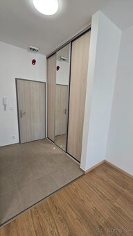 REZERVOVANY - 8