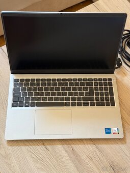 Notebook Dell Inspiron 15 (3520) strieborný - 8