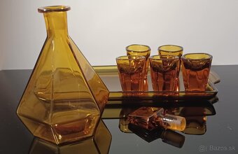 Nádherná karafa plus 5 pohárikov a tácka v jantárovej farbe - 8