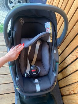 Maxi Cosi i-size vajíčko so základňou - 8