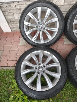 Volkswagen r18 - 8