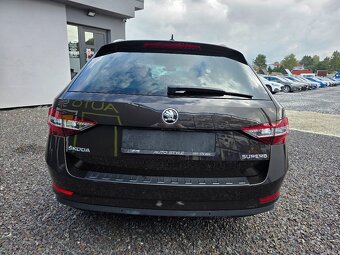 Škoda Superb Combi 2.0 TDI Sportline - 8