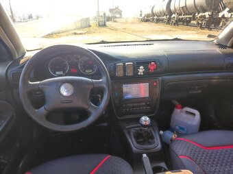 Volkswagen Passat - 8