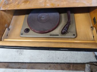 Staré váhy, kufor ,gramofón.... - 8