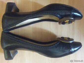 Tenisky Nike a lodicky Prada - 8