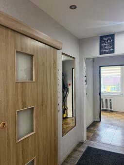 Predaj 3 izbového bytu s garážou v obci Hliník nad Hronom. - 8