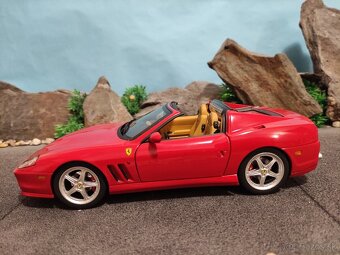 Prodám model 1:18 Ferrari 575 superamerica - 8