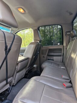 Dodge RAM 1500 5.7 HEMI - 8