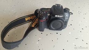 Predám fotoaparát Nikon D7000 + objektív 50mm - 8