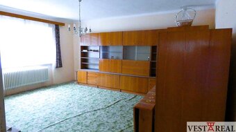 Na predaj rodinný dom s garážou, pozemok výmera 2003 m2 Horn - 8